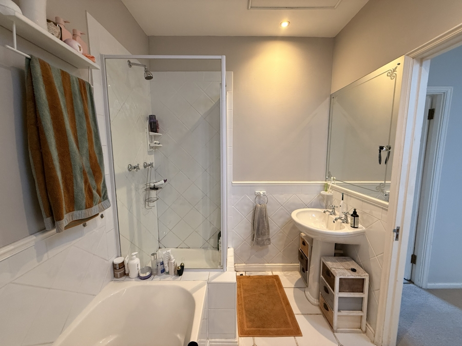 To Let 3 Bedroom Property for Rent in Wynberg Upper Western Cape